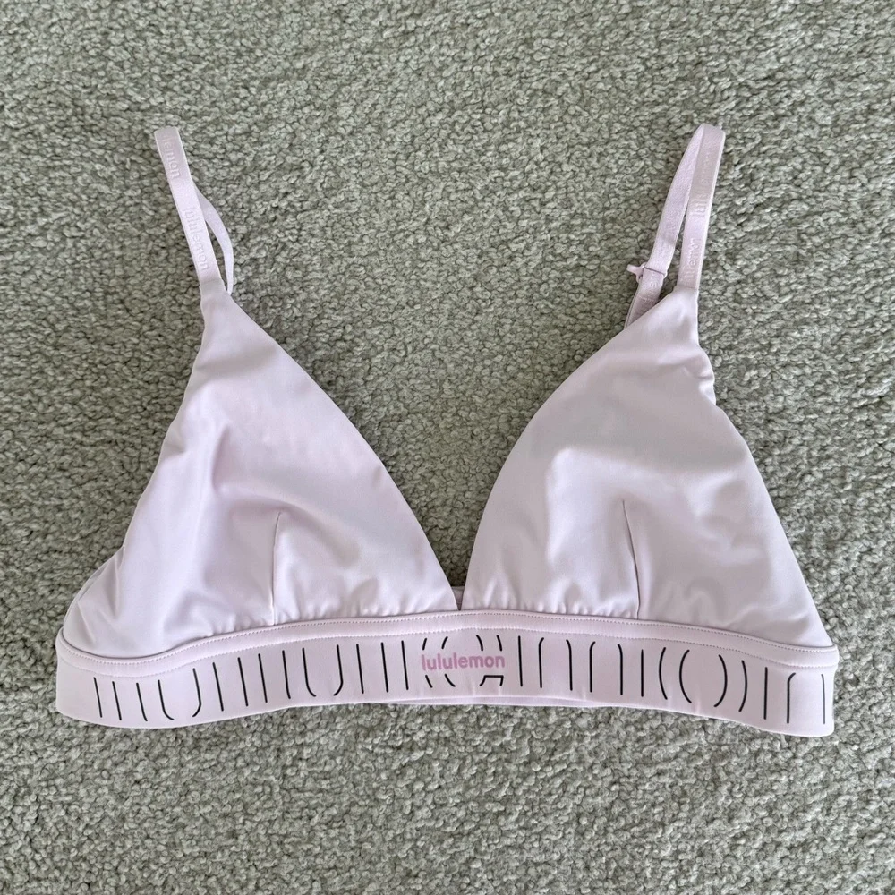 Lululemon, License to Train Triangle Bra Light Support, A/B cup
Meadowsweet Pink - Picture 6 of 11